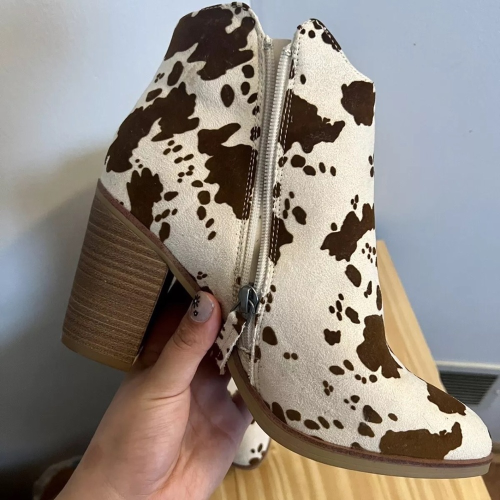 Arula Women’s Cow Print Cowgirl Boots (Size 8)